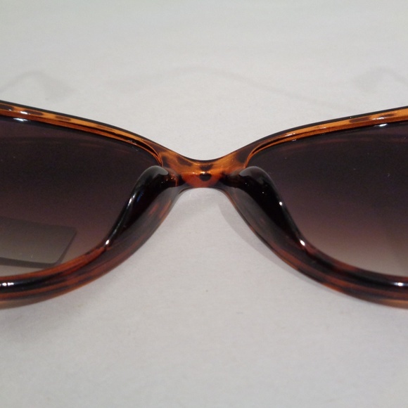 Steve Madden SM894108 Tortoise New Sunglasses